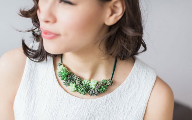 Độc[-]đáo[-]bộ[-]trang[-]sức[-]"sống[-]xanh"[-]trên[-]cơ[-]thể